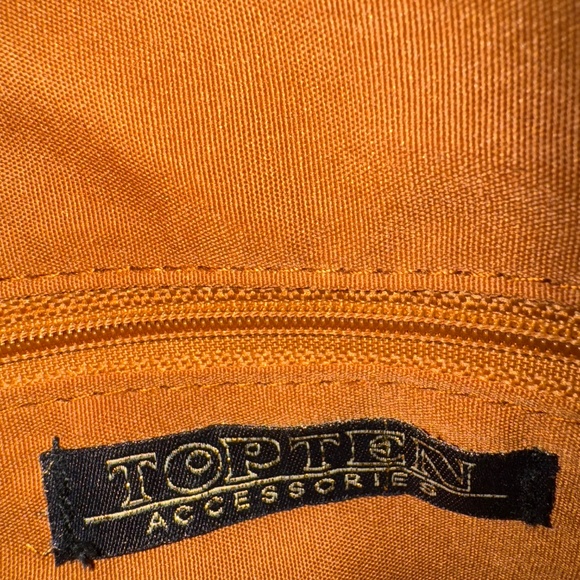 Multicolor Woven Straw Foldover Clutch with Tassel and Chain Strap - Picture 3 of 12